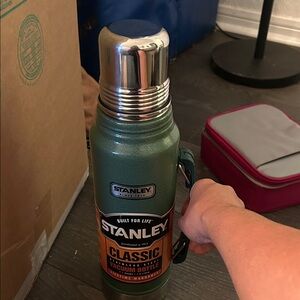 Stanley Green Insulated Bottle with Silver Cap